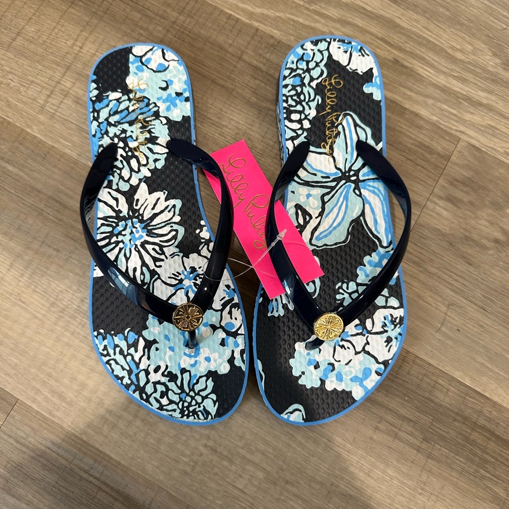 NWT Lily Pulitzer size 7 / 8 Pool blue floral flip flop with gold accent - Picture 2 of 6